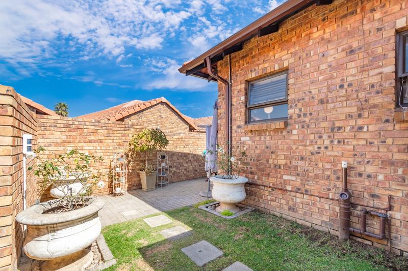 To Let 2 Bedroom Property for Rent in Sunward Park Gauteng