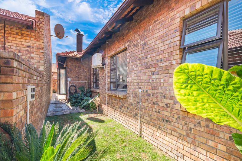 To Let 2 Bedroom Property for Rent in Sunward Park Gauteng
