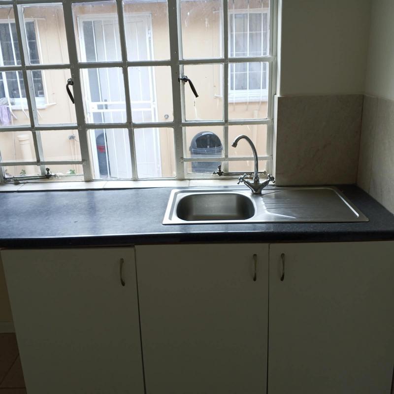 To Let 1 Bedroom Property for Rent in Blairgowrie Gauteng