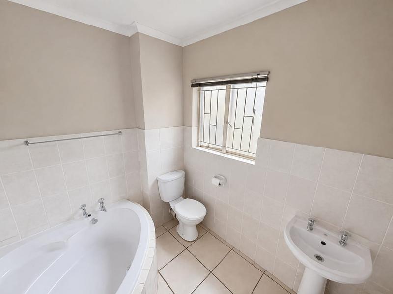 3 Bedroom Property for Sale in Kosmosdal Gauteng