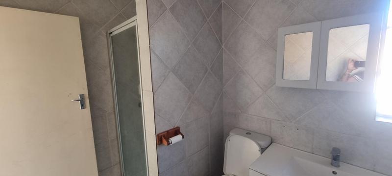 2 Bedroom Property for Sale in Wierdaglen Estate Gauteng