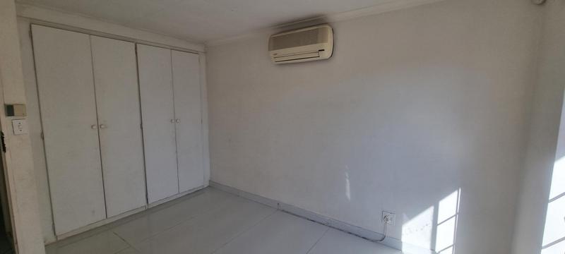 2 Bedroom Property for Sale in Wierdaglen Estate Gauteng
