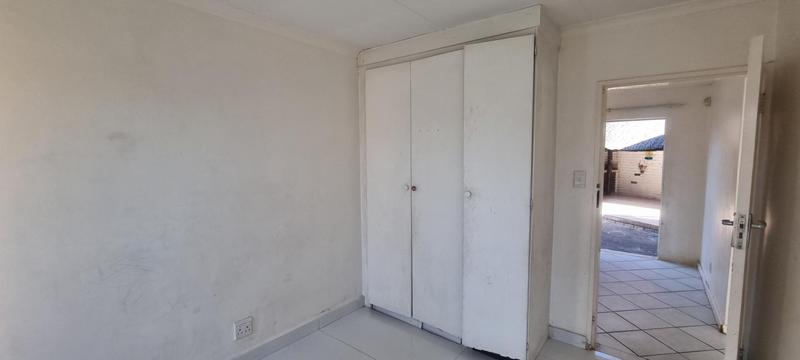 2 Bedroom Property for Sale in Wierdaglen Estate Gauteng
