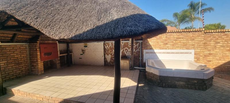 2 Bedroom Property for Sale in Wierdaglen Estate Gauteng