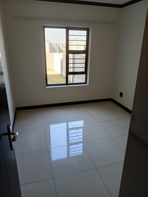 To Let 1 Bedroom Property for Rent in Blue Hills Gauteng