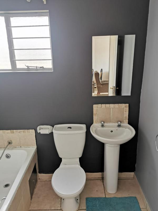 To Let 2 Bedroom Property for Rent in Kleinfontein Gauteng