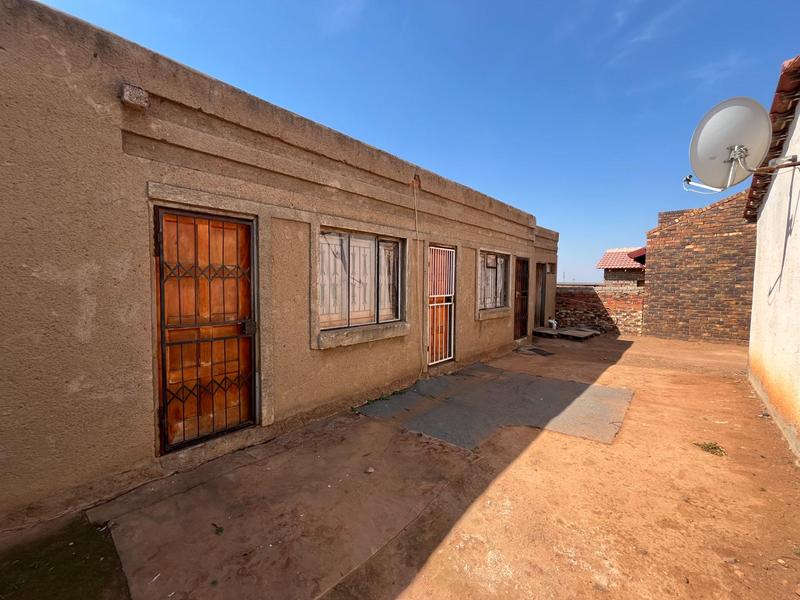 5 Bedroom Property for Sale in Soshanguve Gauteng