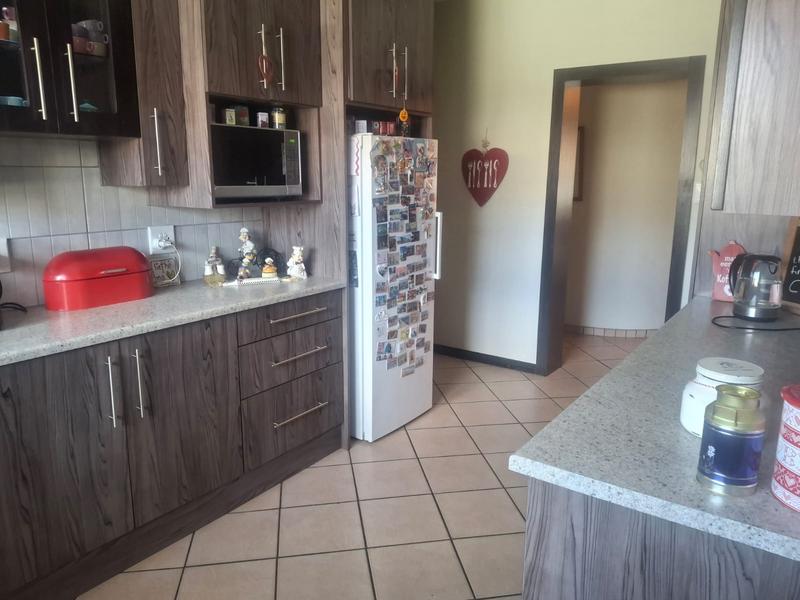 4 Bedroom Property for Sale in Vanderbijlpark SE 3 Gauteng