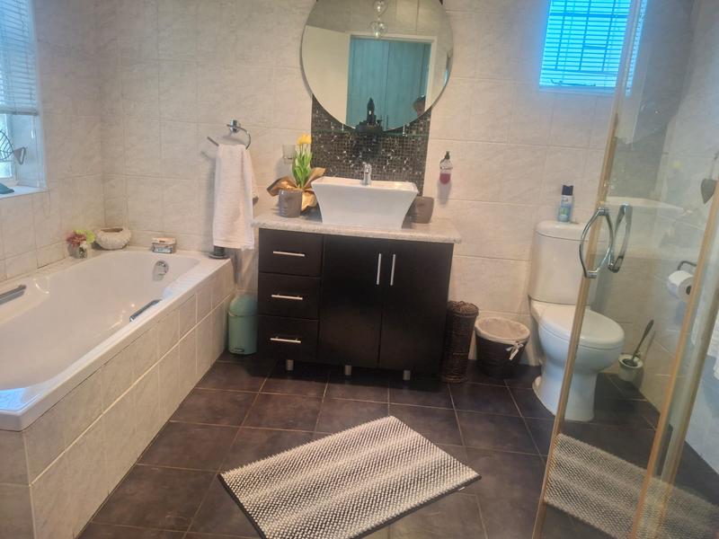 4 Bedroom Property for Sale in Vanderbijlpark SE 3 Gauteng