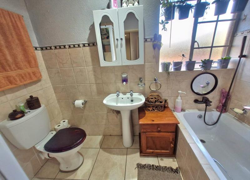 2 Bedroom Property for Sale in Annlin Gauteng