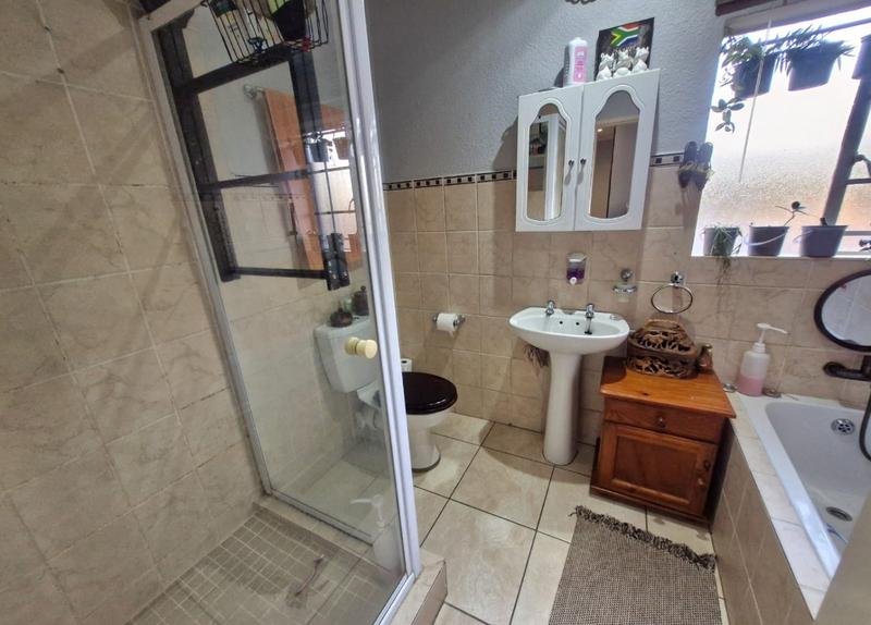 2 Bedroom Property for Sale in Annlin Gauteng