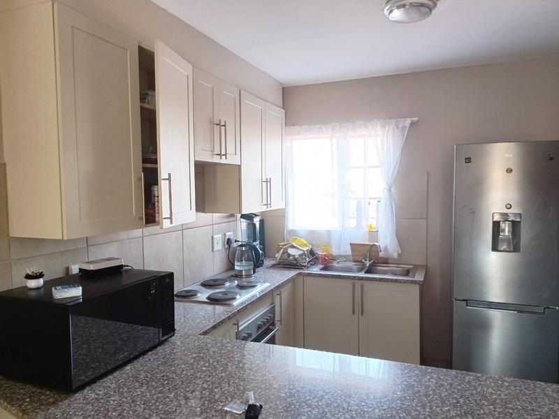 2 Bedroom Property for Sale in Annlin-wes Gauteng