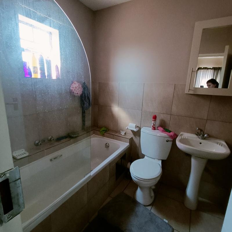 2 Bedroom Property for Sale in Annlin-wes Gauteng