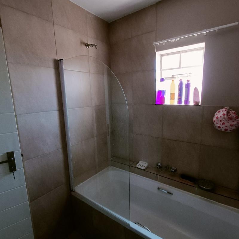 2 Bedroom Property for Sale in Annlin-wes Gauteng