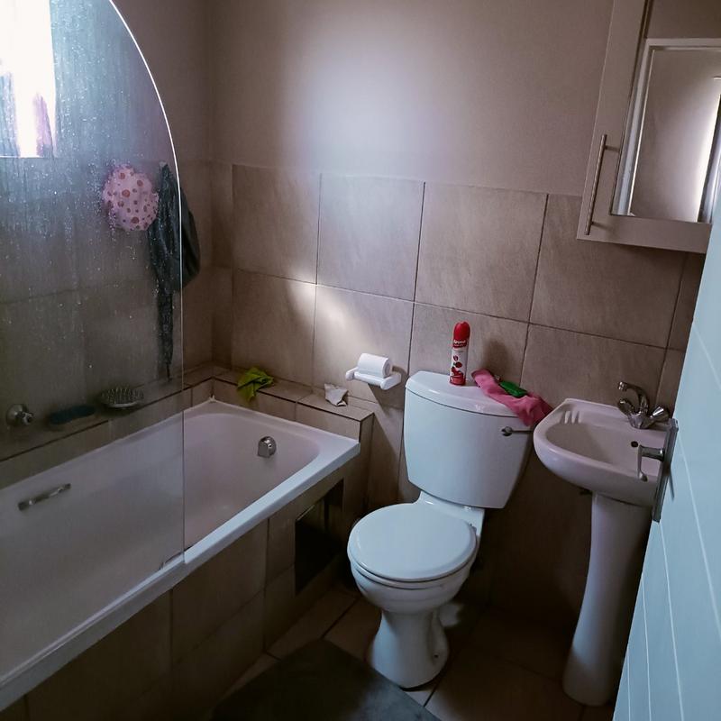 2 Bedroom Property for Sale in Annlin-wes Gauteng
