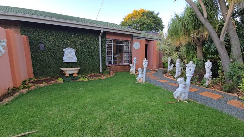 4 Bedroom Property for Sale in Karenpark Gauteng