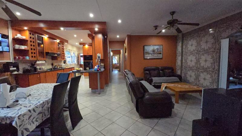 4 Bedroom Property for Sale in Karenpark Gauteng