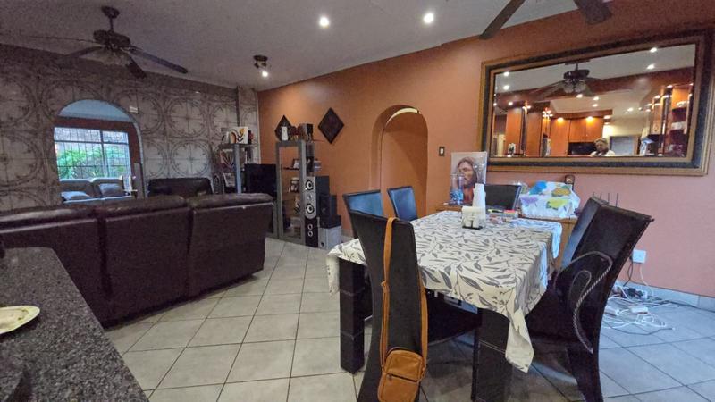 4 Bedroom Property for Sale in Karenpark Gauteng