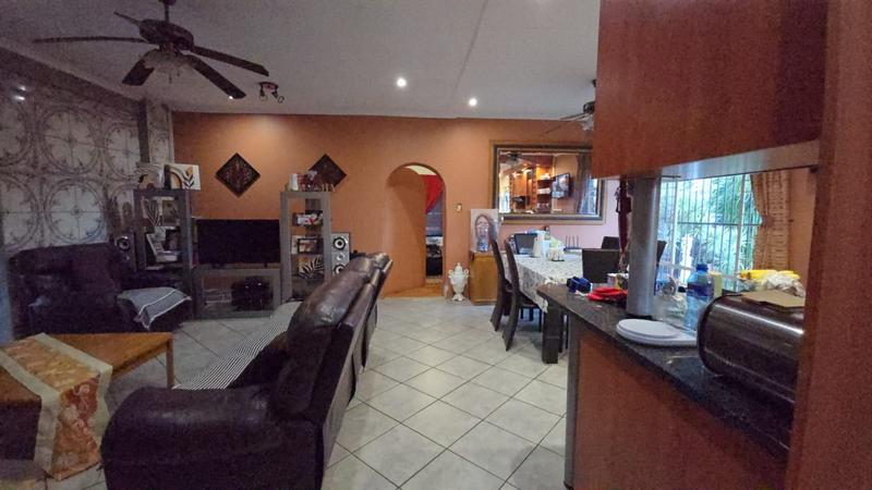 4 Bedroom Property for Sale in Karenpark Gauteng