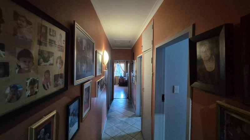 4 Bedroom Property for Sale in Karenpark Gauteng