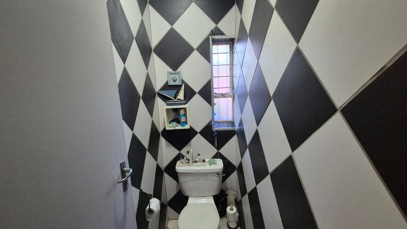4 Bedroom Property for Sale in Karenpark Gauteng