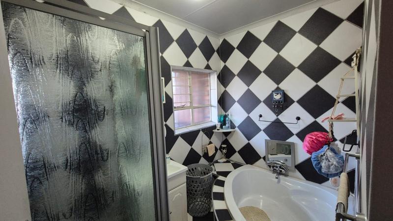 4 Bedroom Property for Sale in Karenpark Gauteng