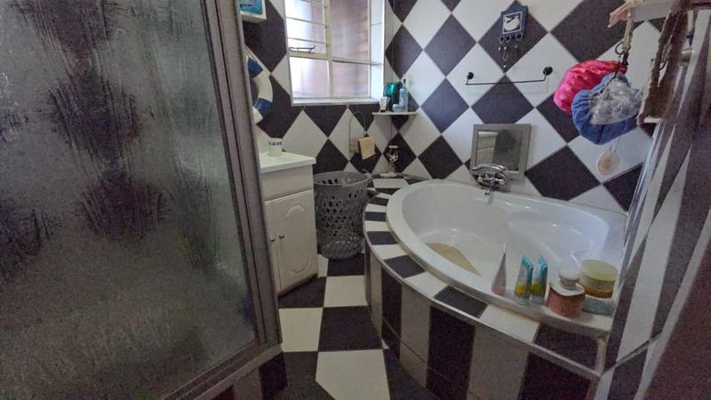 4 Bedroom Property for Sale in Karenpark Gauteng