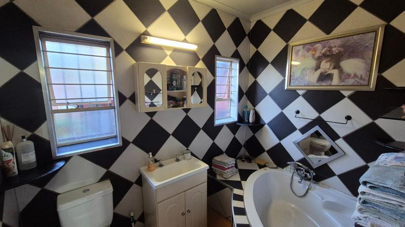 4 Bedroom Property for Sale in Karenpark Gauteng