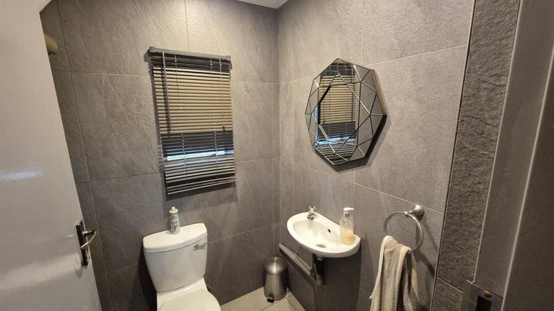 4 Bedroom Property for Sale in Karenpark Gauteng