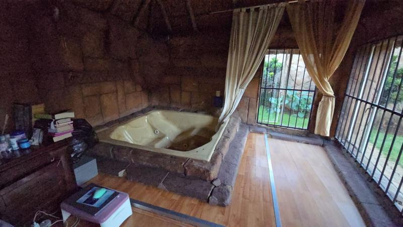 4 Bedroom Property for Sale in Karenpark Gauteng
