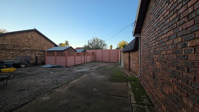 4 Bedroom Property for Sale in Karenpark Gauteng