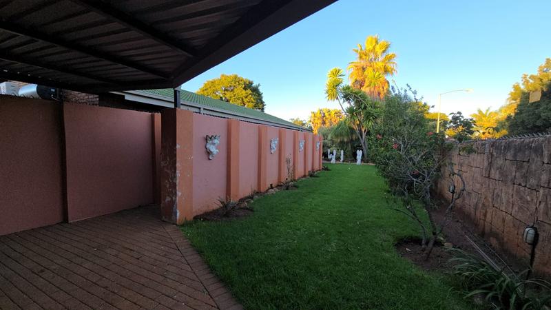 4 Bedroom Property for Sale in Karenpark Gauteng