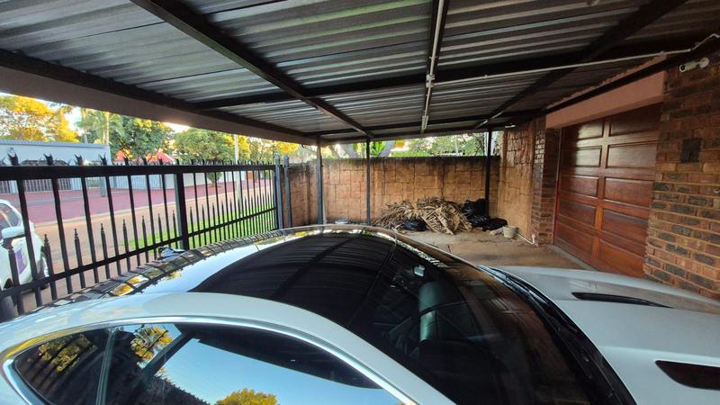 4 Bedroom Property for Sale in Karenpark Gauteng