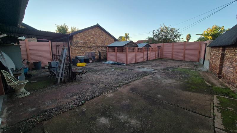 4 Bedroom Property for Sale in Karenpark Gauteng