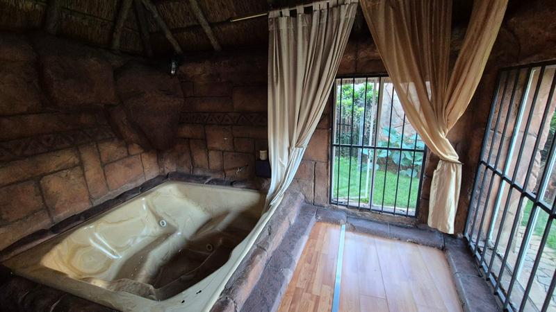 4 Bedroom Property for Sale in Karenpark Gauteng