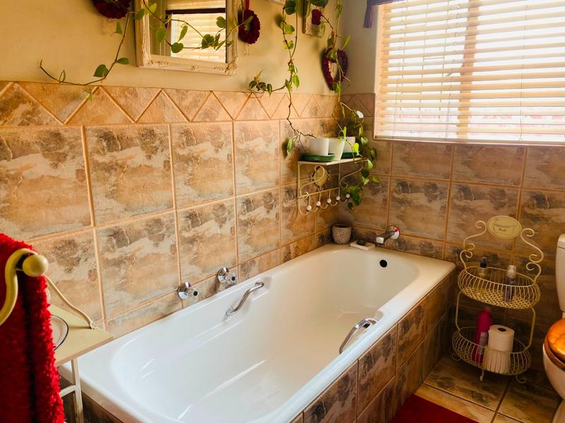4 Bedroom Property for Sale in Ninapark Gauteng