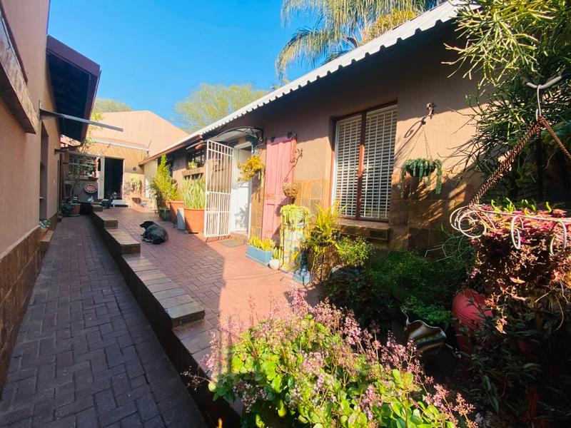 4 Bedroom Property for Sale in Ninapark Gauteng