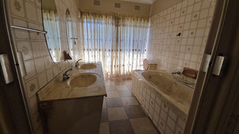 4 Bedroom Property for Sale in Sinoville Gauteng