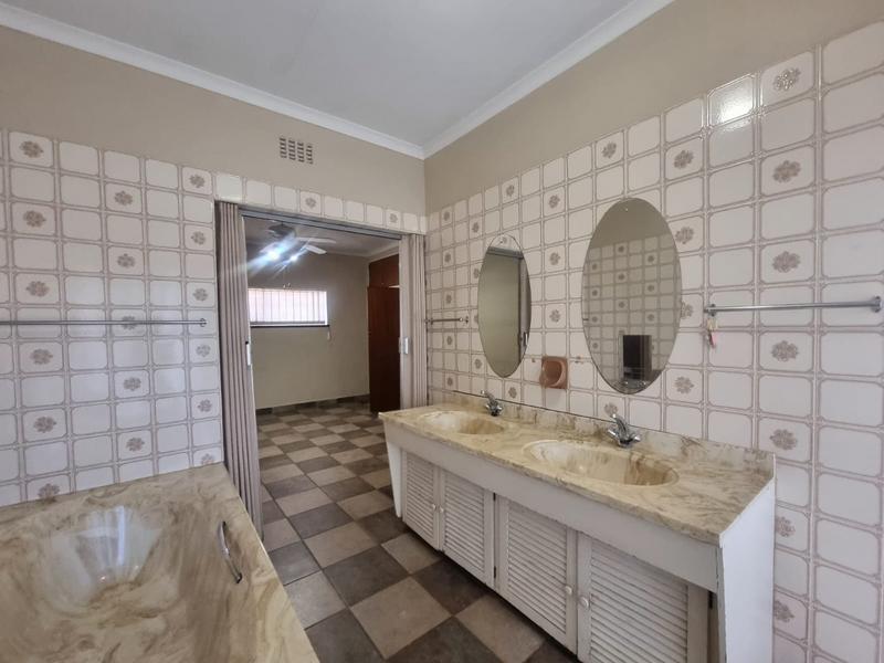 4 Bedroom Property for Sale in Sinoville Gauteng