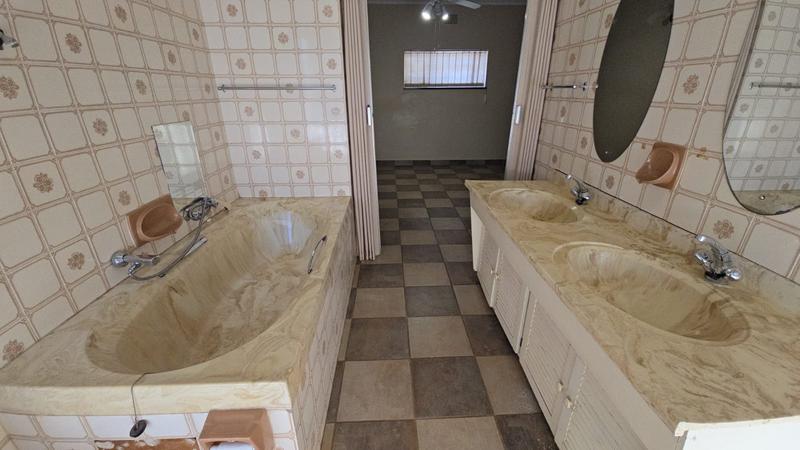 4 Bedroom Property for Sale in Sinoville Gauteng