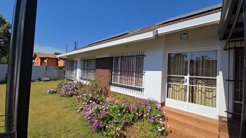 4 Bedroom Property for Sale in Sinoville Gauteng