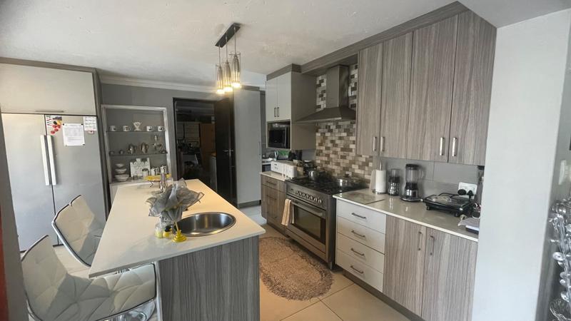 4 Bedroom Property for Sale in Eldo Village Estate Gauteng