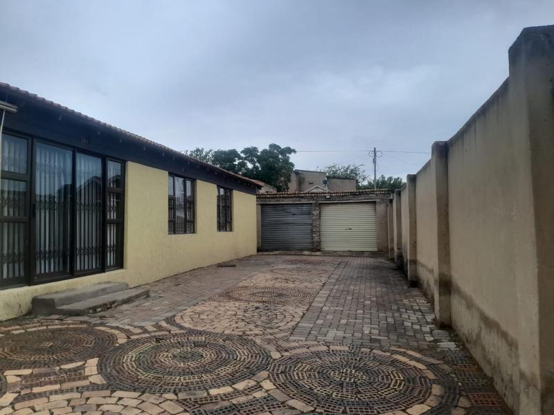 3 Bedroom Property for Sale in Lenasia Gauteng