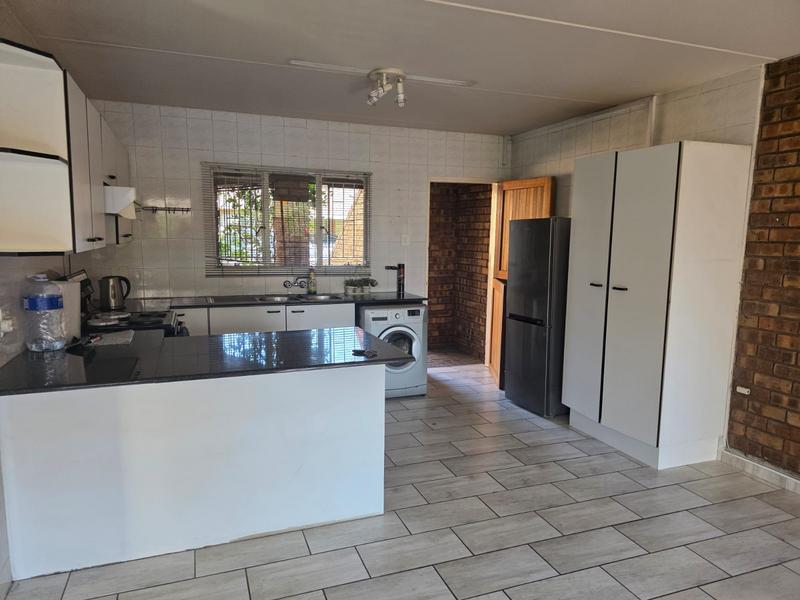 To Let 2 Bedroom Property for Rent in Bardene Gauteng