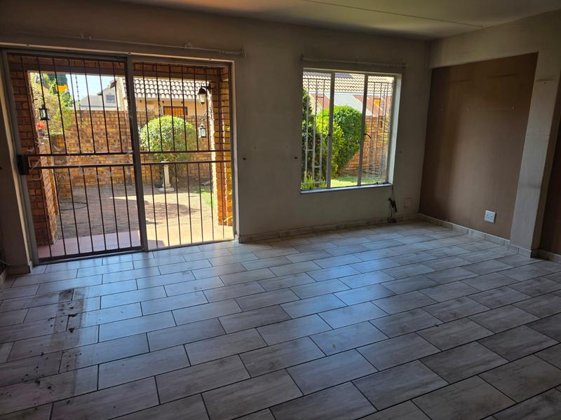 To Let 2 Bedroom Property for Rent in Bardene Gauteng