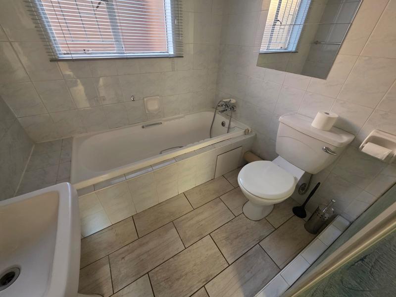 To Let 2 Bedroom Property for Rent in Bardene Gauteng