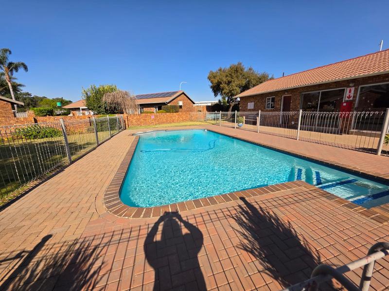 To Let 2 Bedroom Property for Rent in Bardene Gauteng