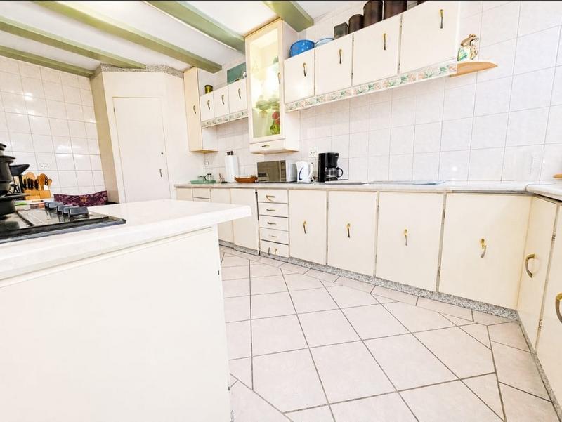 5 Bedroom Property for Sale in Glenvista Gauteng
