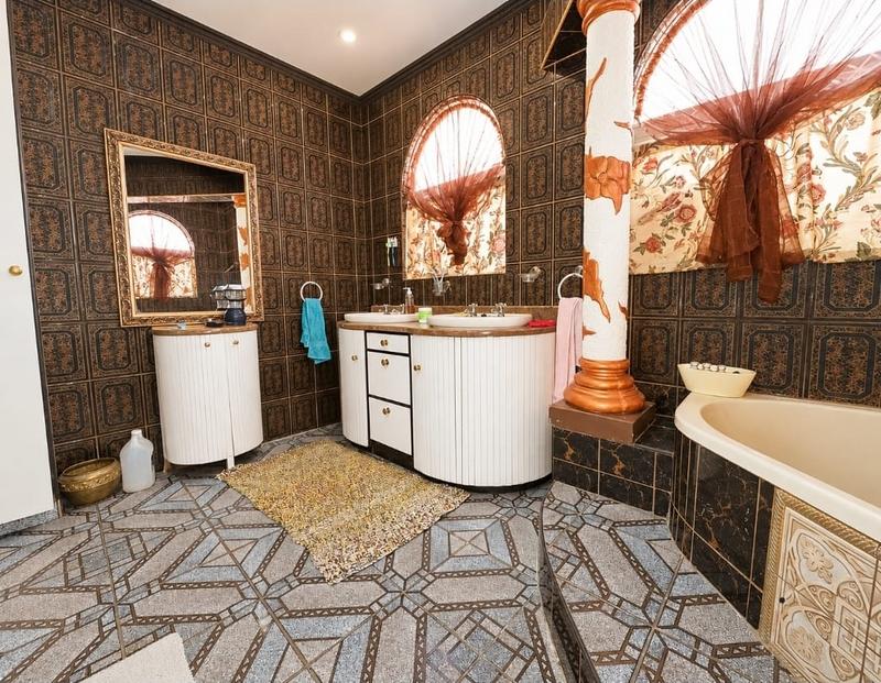 5 Bedroom Property for Sale in Glenvista Gauteng