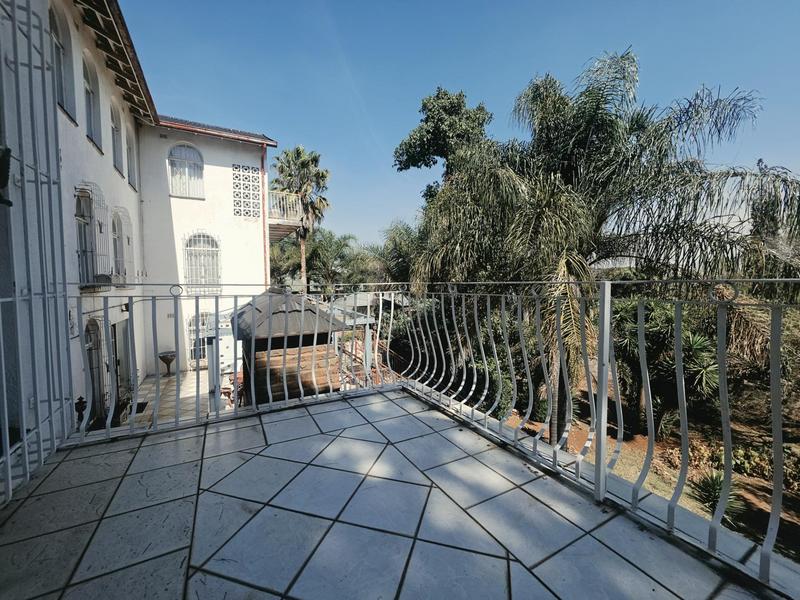 5 Bedroom Property for Sale in Glenvista Gauteng